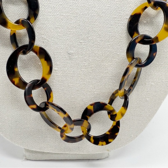Tortoise Shell Round Link Vintage Necklace - Picture 3 of 5